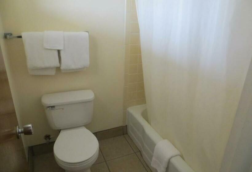 Номер Стандарт, Traveler's Lodge