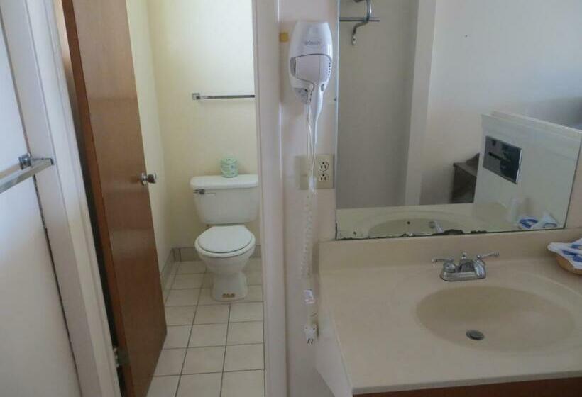 اتاق استاندارد با تخت بزرگ, Traveler's Lodge