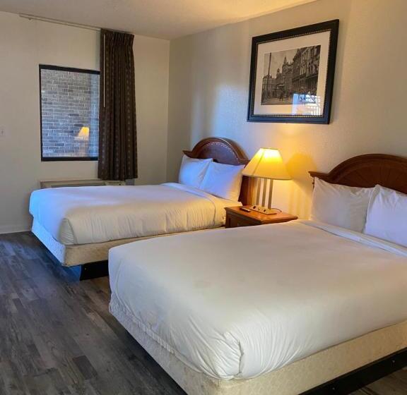 Люкс 2 Спальни, Traveler's Place Inn & Suites