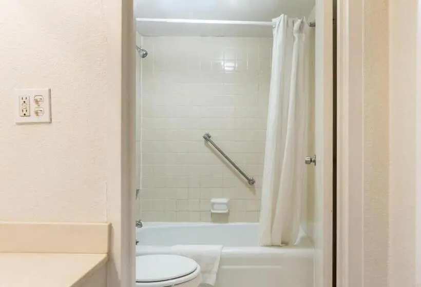 スタンダードルーム, Traveler's Place Inn & Suites