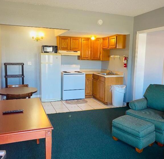 جناح, Traveler's Place Inn & Suites