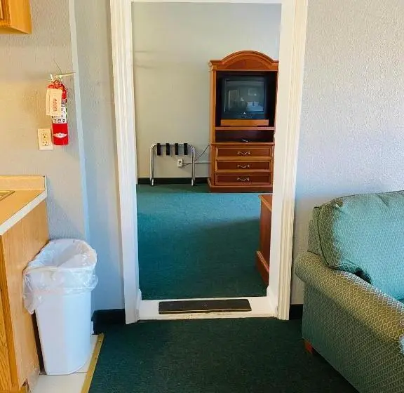 スイート, Traveler's Place Inn & Suites