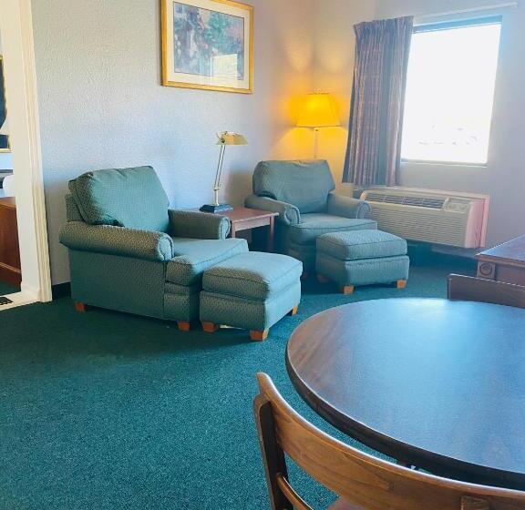 スイート, Traveler's Place Inn & Suites