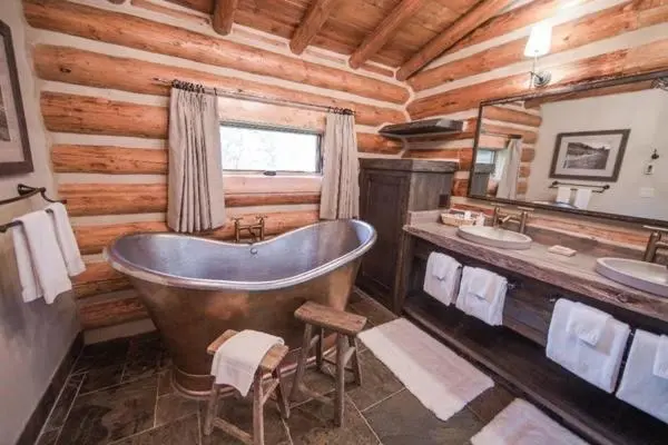 Maja/Mökki, Lone Mountain Ranch