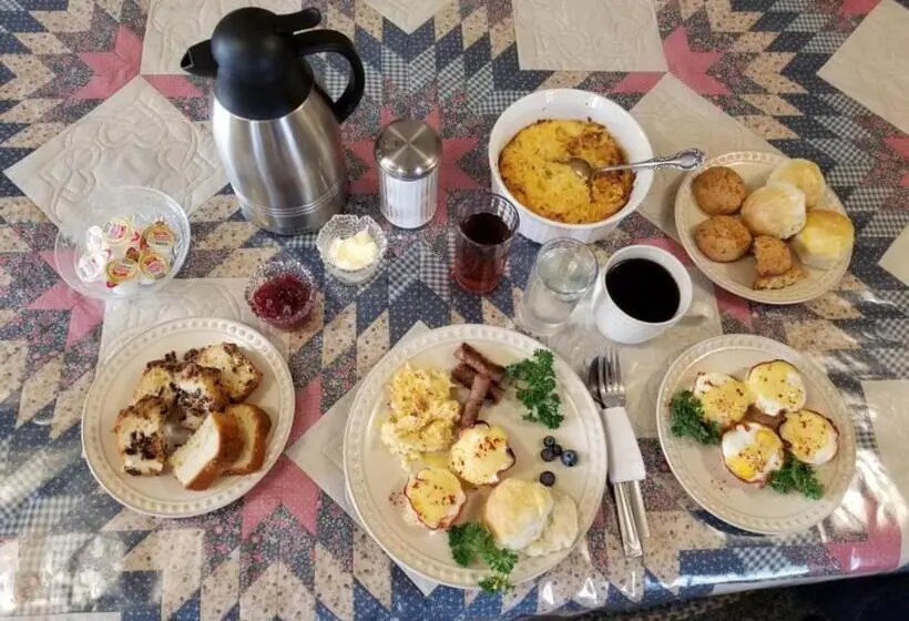 デラックスルーム, Alaska's Lake Lucille Bed & Breakfast