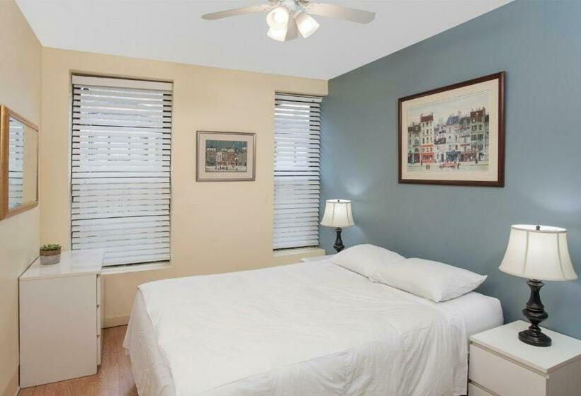 اتاق استاندارد با سرویس بهداشتی مشترک, Chicago Parthenon Hostel