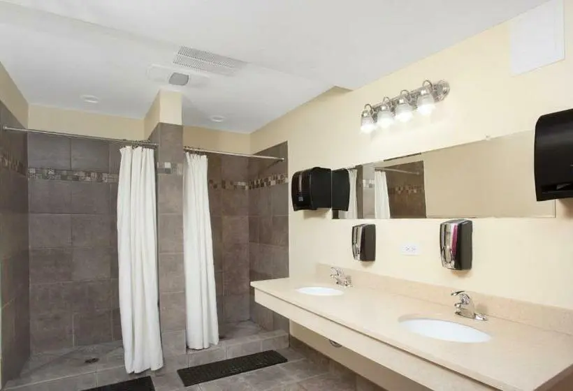 バス共有のスタンダードルーム, Chicago Parthenon Hostel