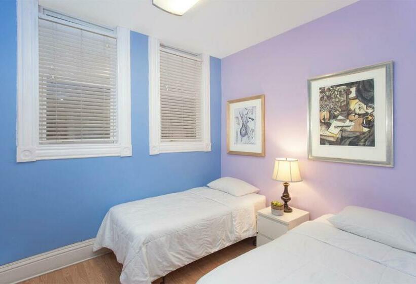 اتاق استاندارد با سرویس بهداشتی مشترک, Chicago Parthenon Hostel