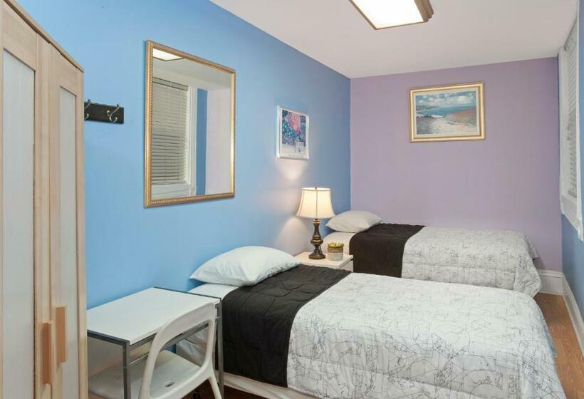 اتاق استاندارد با سرویس بهداشتی مشترک, Chicago Parthenon Hostel
