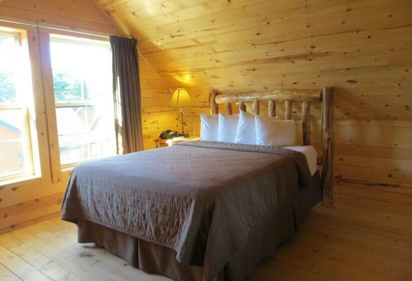 בקתה, Cabins Of Mackinac & Lodge