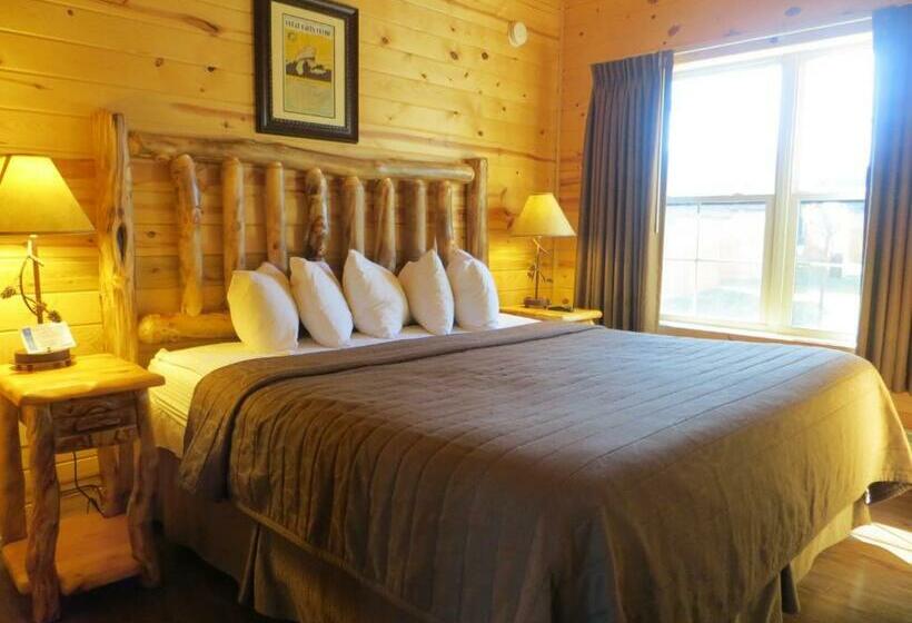 בקתה, Cabins Of Mackinac & Lodge