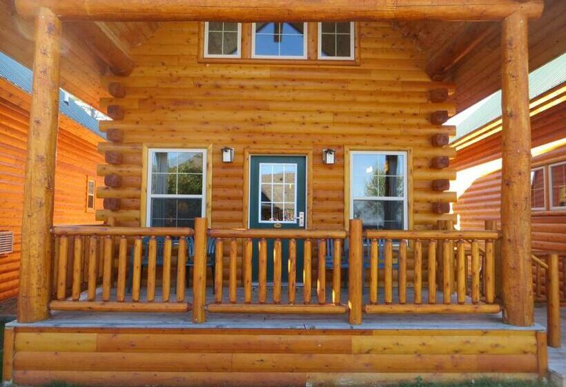 בקתה, Cabins Of Mackinac & Lodge