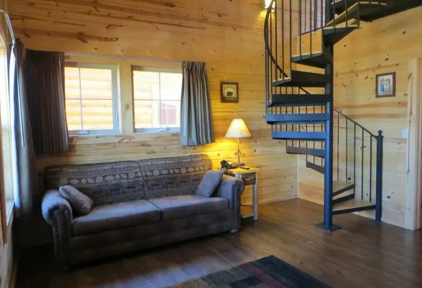 スイート（家族用）, Cabins Of Mackinac & Lodge