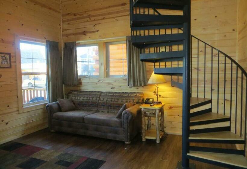 Family Suite, Cabins Of Mackinac & Lodge