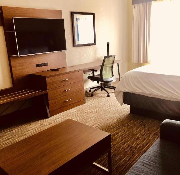 Quarto Estandar Cama King para Deficientes Físicos, Holiday Inn Express & Suites Cedar Falls   Waterloo, An Ihg