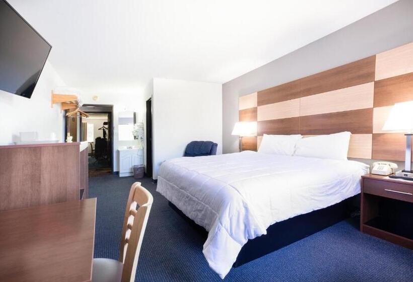 キングサイズベッドのスタンダードルーム, Northwoods Inn & Suites Minocqua