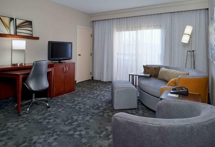 מיטת קינג בסוויטה, Sonesta Select Indianapolis Carmel