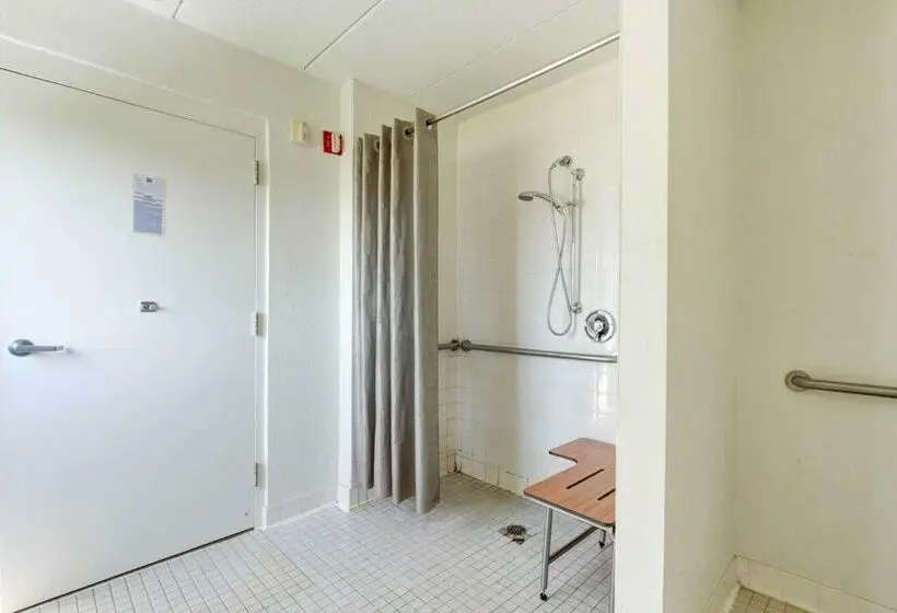 身障者適用スタンダードルーム, Motel 6 Portland, Me