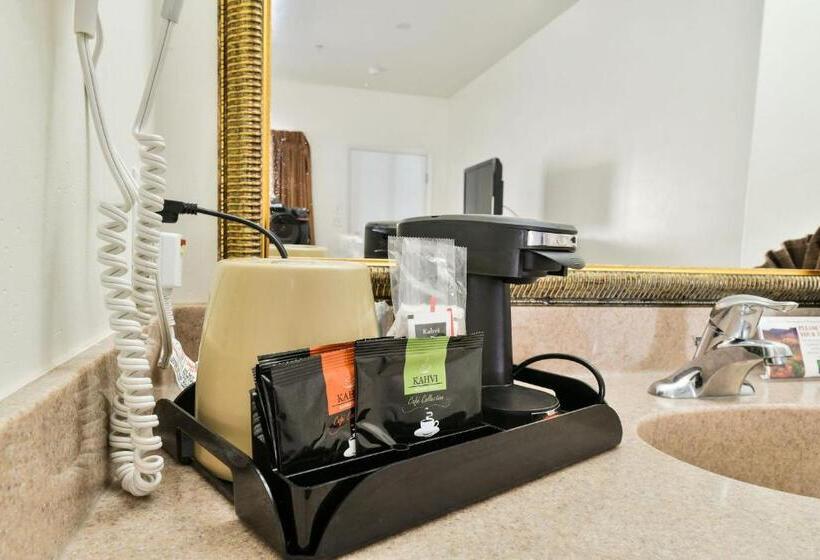 キングサイズベッドのデラックススイート, Adventure Inn Moab