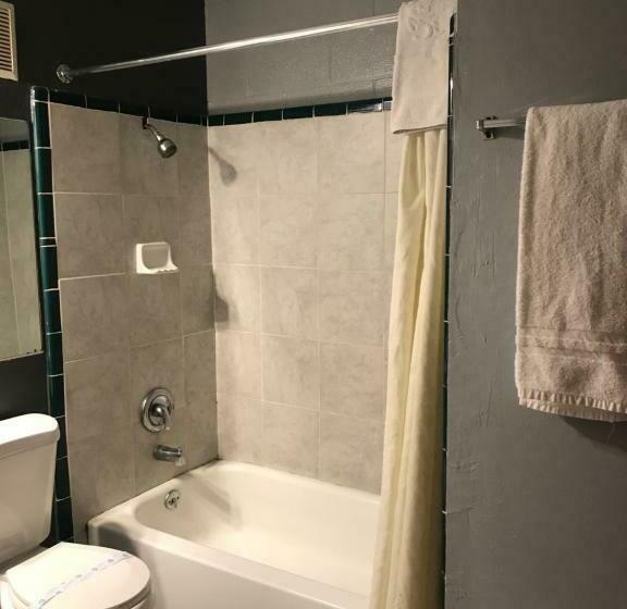 标准间, Travelers Inn