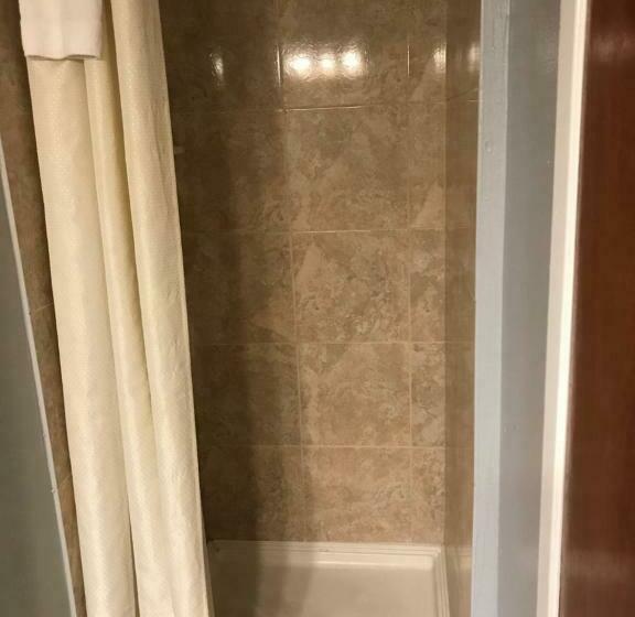 标准间, Travelers Inn