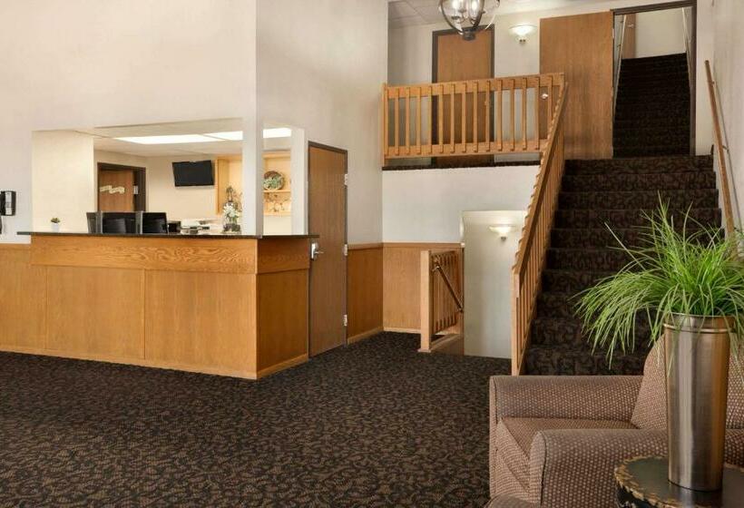 キングサイズベッドのスタンダードルーム, Travelodge By Wyndham Jefferson City