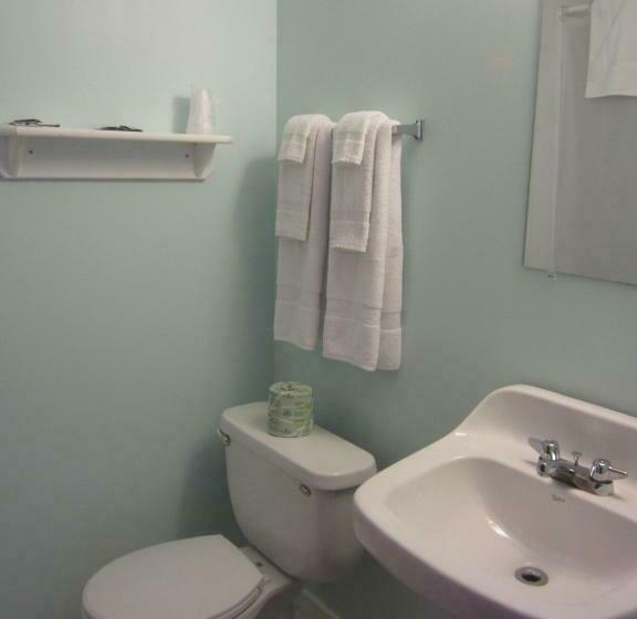 غرفه قياسيه سريرين مزدوجين, Northeaster Motel