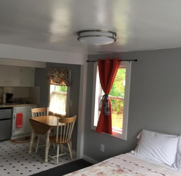 كابينة, Northeaster Motel