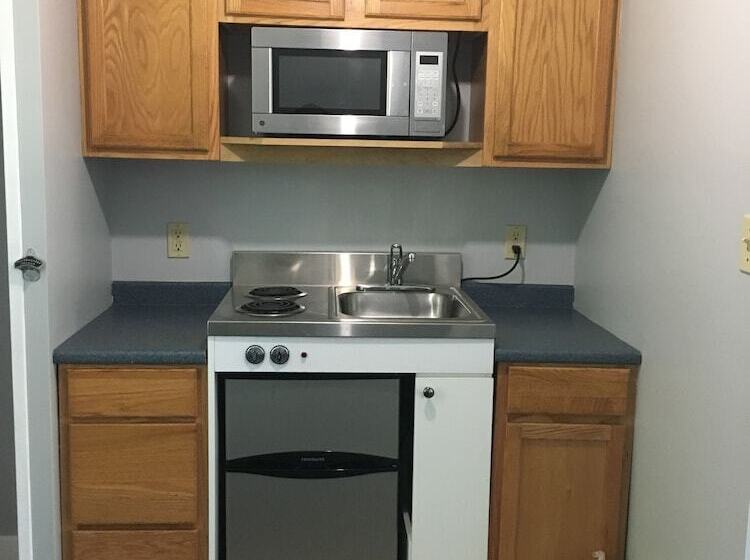 منزل غرفة نوم واحدة, Northeaster Motel