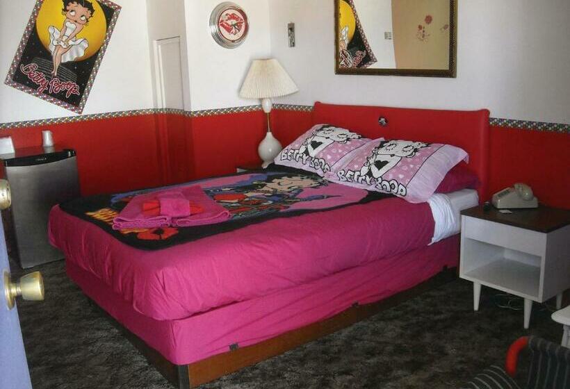 חדר דלוקס, Stagecoach 66 Motel