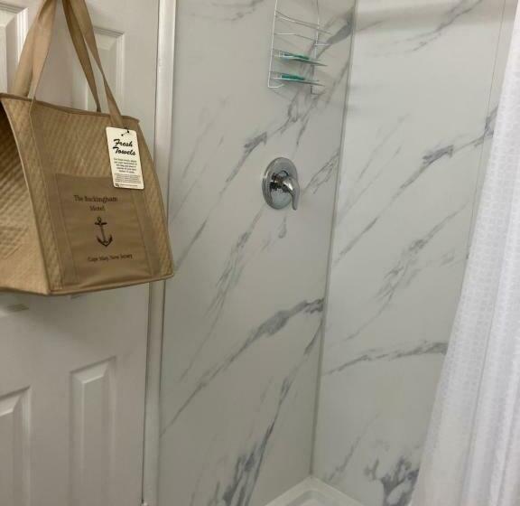 带大床的标准间, The Buckingham Motel