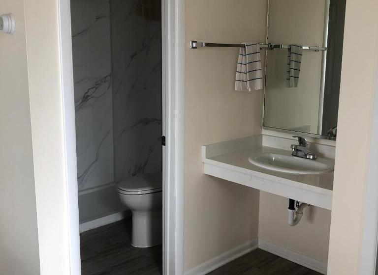 带大床的标准间, The Buckingham Motel