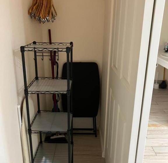 带大床的标准间, The Buckingham Motel