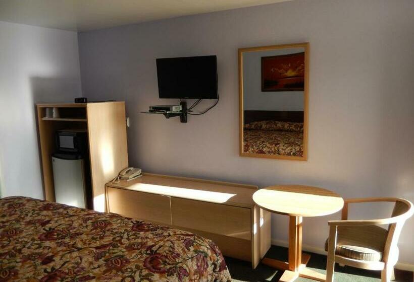 חדר סטנדרט עם מיטת קינג, Townsman Motel