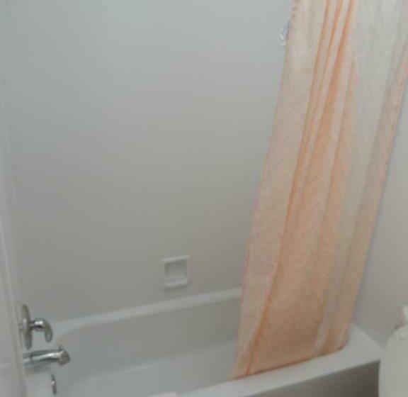 חדר סטנדרט עם מיטת קינג, Townsman Motel