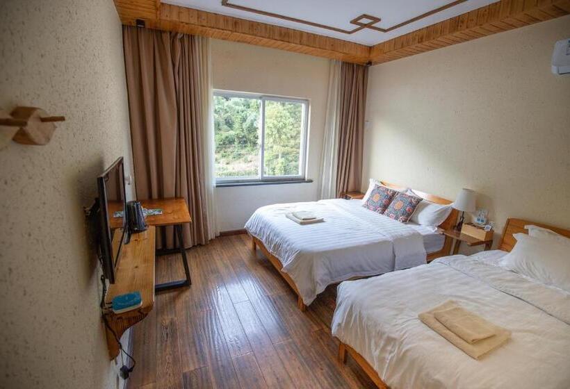 Superior suite mountain view, Moganshan Bamboo View Guesthouse