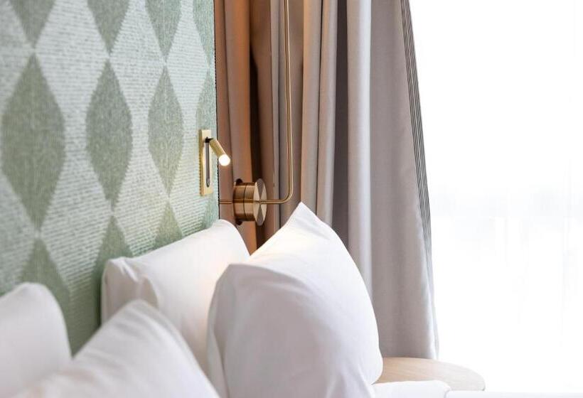 디럭스 룸 킹사이즈 침대, Hôtel Kyriad Prestige Paris Asnieres