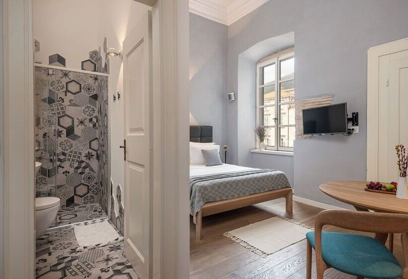 اتاق لوکس, Clouds Boutique Guesthouse