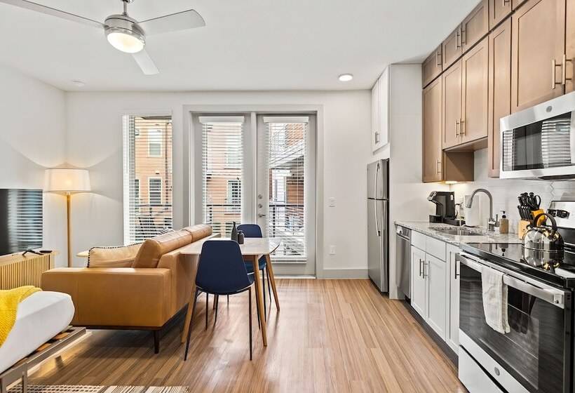 استودیوی استاندارد, Placemakr Downtown Austin