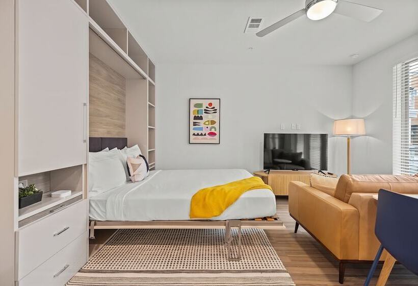 استودیوی استاندارد, Placemakr Downtown Austin