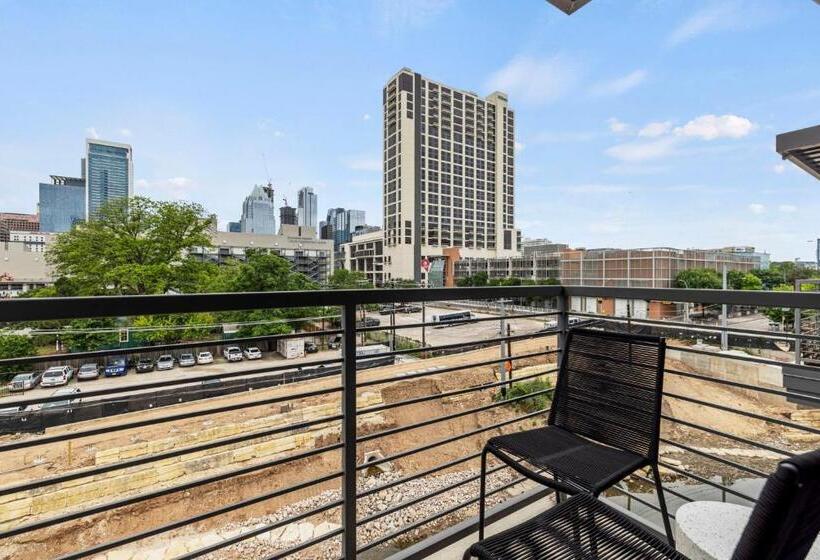 استودیوی سوپریور, Placemakr Downtown Austin