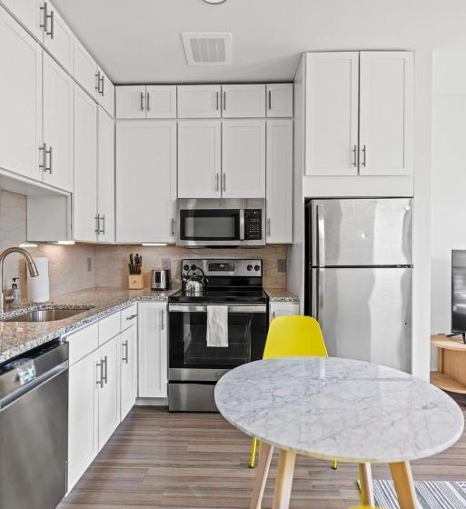 استودیوی سوپریور, Placemakr Downtown Austin