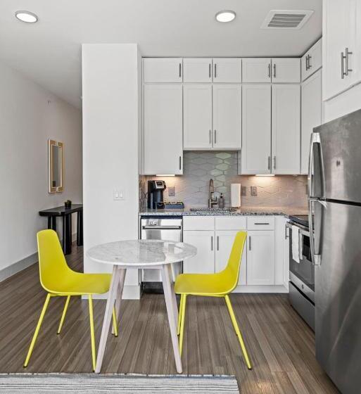 استودیوی سوپریور, Placemakr Downtown Austin