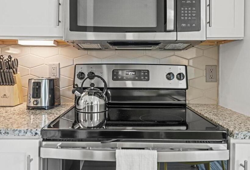 استودیوی سوپریور, Placemakr Downtown Austin