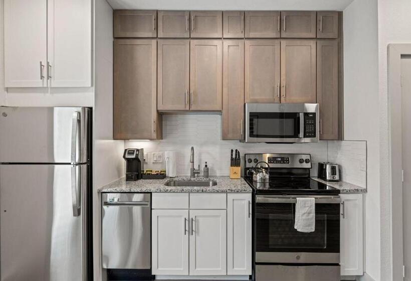 חדר סטודיו סטנדרד, Placemakr Downtown Austin