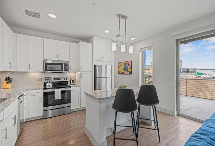 דירת חדר, Placemakr Downtown Austin