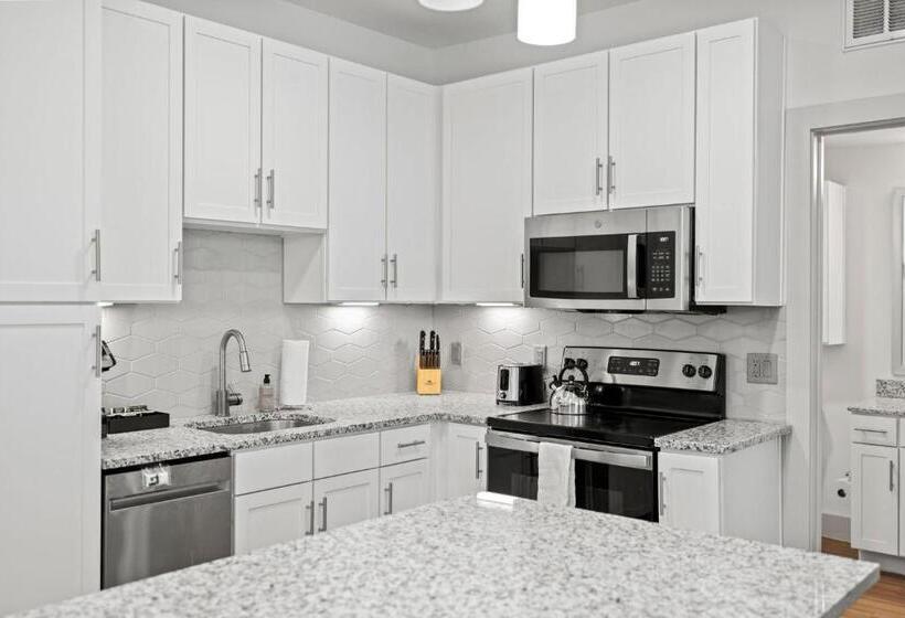 آپارتمان لوکس 2 خوابه, Placemakr Downtown Austin