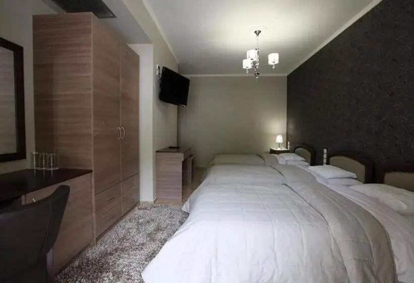Chambre Triple Standard, Delfini