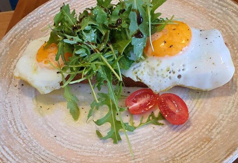 غرفة قياسية ثلاثية, Delfini