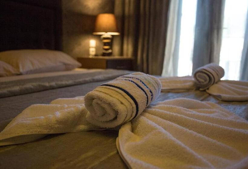 غرفة ديلوكس عائلية, Delfini